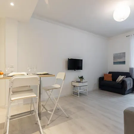 Water Front Studio & Parking Apartmán *