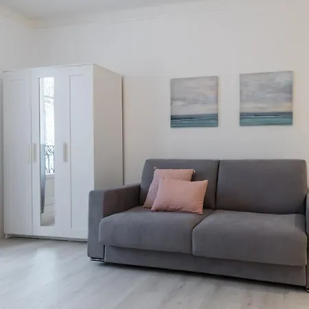 Water Front Studio & Parking *