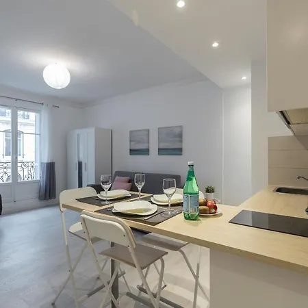 Water Front Studio & Parking *